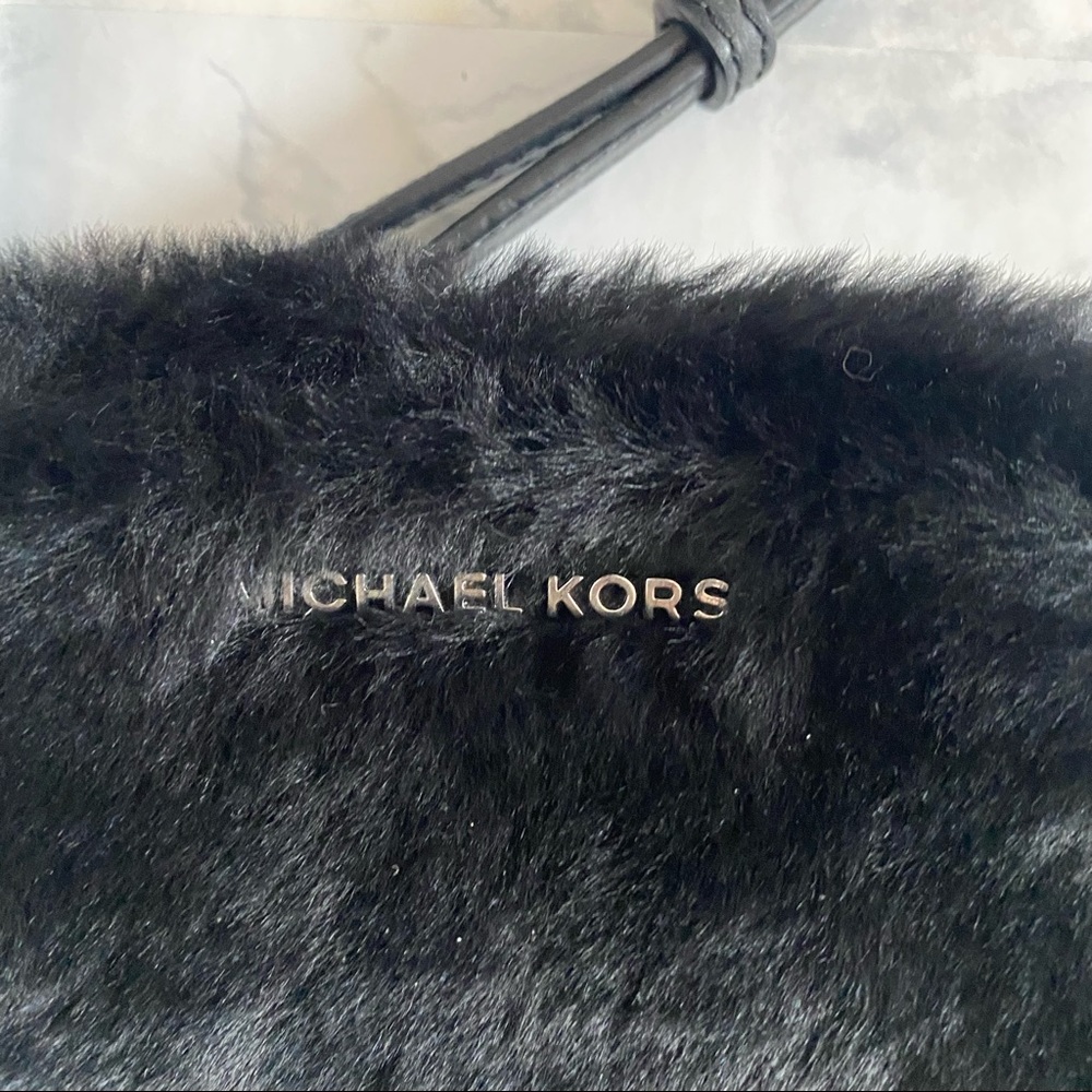 Michael Kors black fur crossbody bag! - Picture 2 of 8